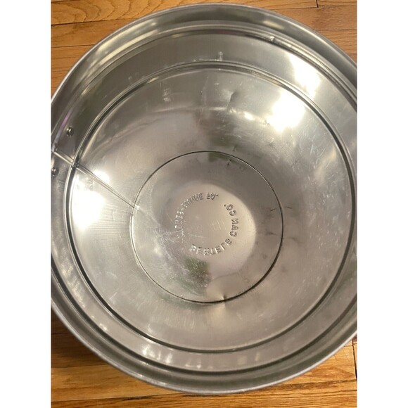 Bertels Can Co Wilkes Barre PA Christmas Bear Popcorn Tin Canister Large Vtg - Picture 9 of 11